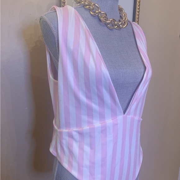 💗💗💗PRETTYLITTLETHING Swimsuit/Bodysuit Sz. 12 - Picture 2 of 4